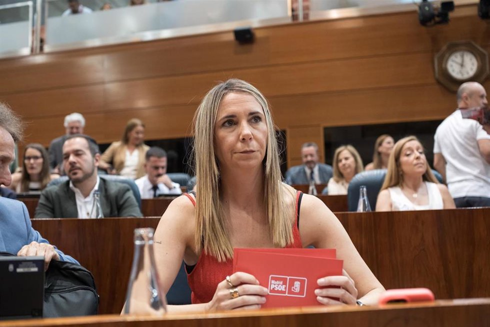 Archivo - La portavoz del PSOE en el Congreso, Mar Espinar, durante una sesión plenaria en la Asamblea de Madrid, a 19 de junio de 2025, en Madrid (España).