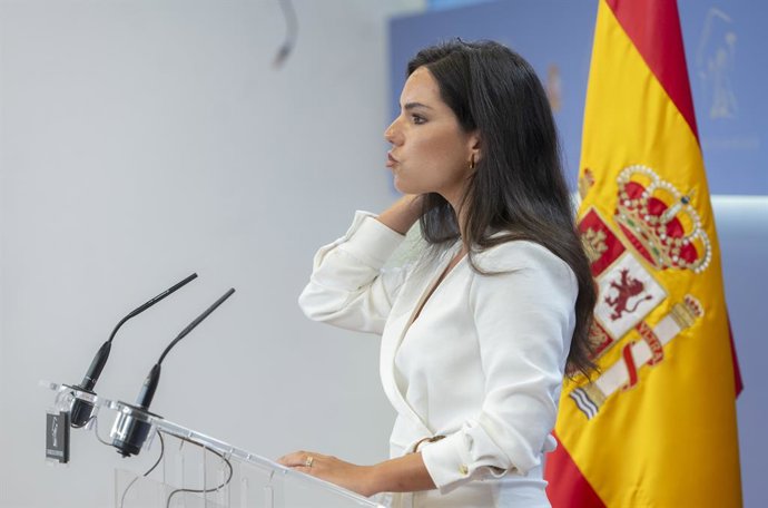 La portavoz de VOX en el Congreso, Pepa Millán, durante una rueda de prensa anterior a la Junta de Portavoces,  a 2 de septiembre de 2025, en Madrid (España).