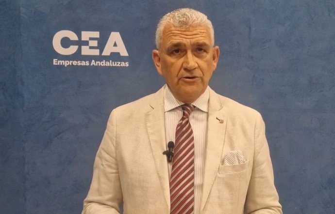 Archivo - El director de relaciones laborales de CEA, Manuel Carlos Alba.