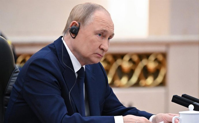 HANDOUT - 02 September 2025, China, Beijing: Russian President Vladimir Putin attends a trilateral meeting with Chinese President Xi Jinping (not pictured) and Mongolian President Ukhnaa Khurelsukh (not pictured) at the Great Hall of the People. Photo: --