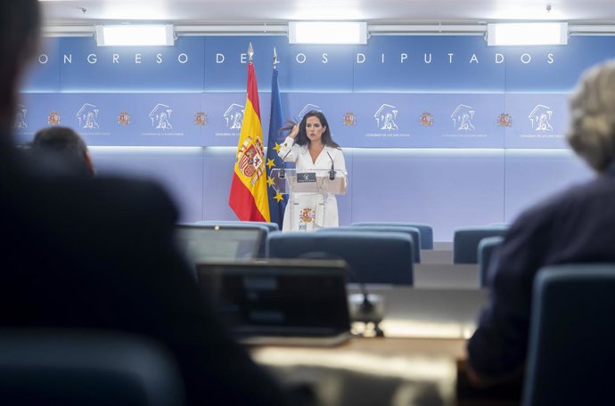 La portavoz de VOX en el Congreso, Pepa Millán, durante una rueda de prensa anterior a la Junta de Portavoces,  a 2 de septiembre de 2025, en Madrid (España).