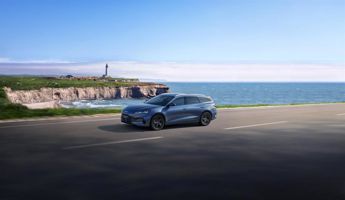 BYD amplía su gama de híbridos enchufables en Europa con la llegada del Seal 6 DM-i