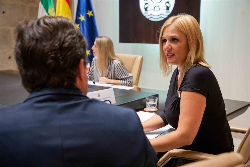 La portavoz de la Junta de Extremadura, Elena Manzano, en el Consejo de Gobierno autonómico junto a la presidenta, María Guardiola, y otros consejeros