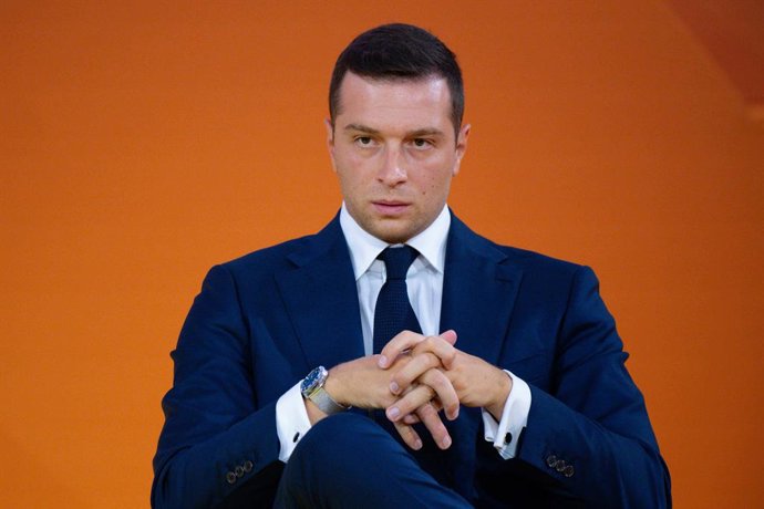 28 de agosto de 2025, Paris, França: Jordan Bardella (Membro do Parlamento Europeu, Presidente do Rally Nacional) durante o Encontro de Empresários Franceses LAREF25 em Roland Garros, em 28 de agosto de 2025, em Paris, França.