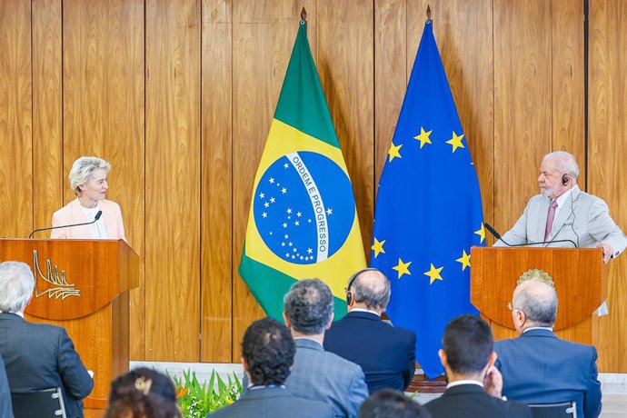 Archivo - Arquivo - Imagem de arquivo da presidente da Comissão Europeia, Ursula Von der Leyen, e do presidente brasileiro, Luiz Inácio Lula da Silva.