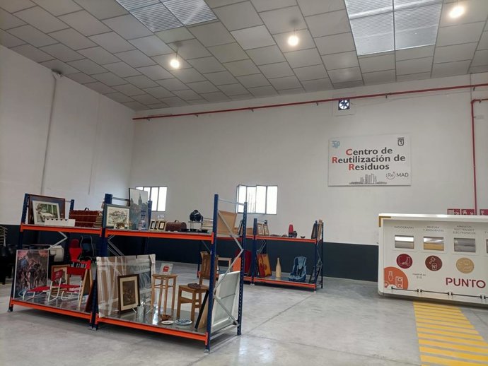 Centro de reutilización de ReMAD para objetos de grandes dimensiones en el Polígono Industrial de Villaverde