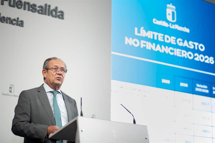 El consejero de Hacienda, Administraciones Públicas y Transformación Digital, Juan Alfonso Ruiz Molina, comparece en rueda de prensa para dar cuenta de los asuntos tratados en el Consejo de Gobierno