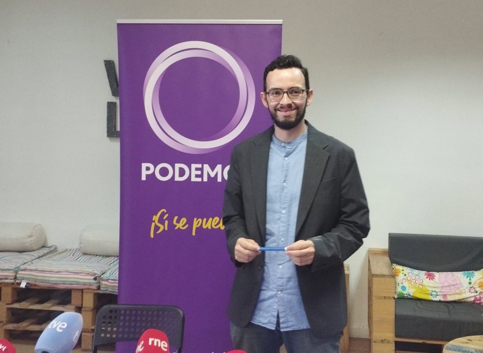 El coordinador de Podemos en Castilla y León, Miguel Ángel Llamas, en una rueda de prensa este 2 de septiembre. 