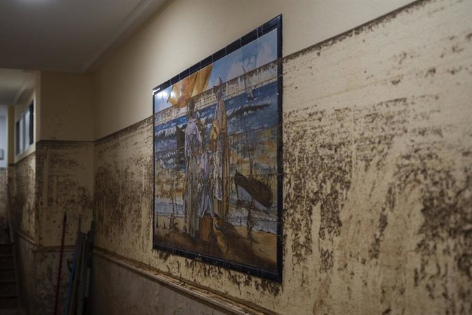 Archivo - Un cuadro lleno de barro, a 6 de noviembre de 2024, en Paiporta, Valencia