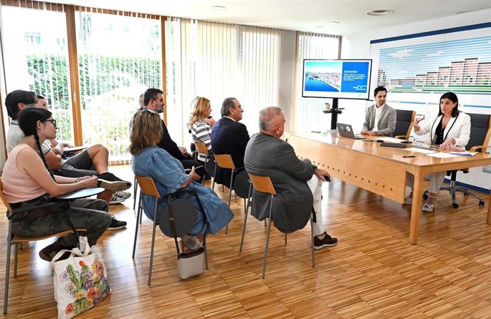 La alcaldesa de Santander, Gema Igual ,destaca el papel de los consulados para crear líneas de colaboración y prestar asistencia ciudadana