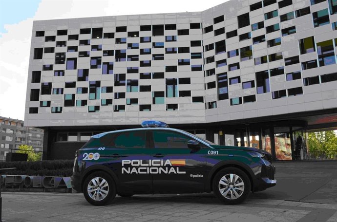 Vehículo del Cuerpo Nacional de Policía en San Andrés del Rabanedo (León)