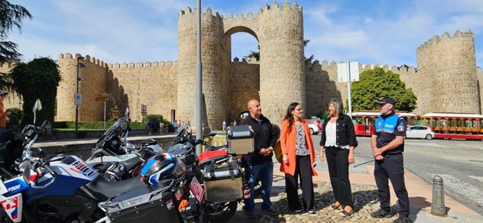 La Teniente De Alcalde De Turismo Y Cultura, Sonsoles Prieto, Junto Con La Teniente De Alcalde De Servicios Sociales, Paloma Del Nogal, El Concejal De Turismo, Deportes Y Fiestas, Carlos López, Y El Jefe De La Policía Local, Carlos Blanco