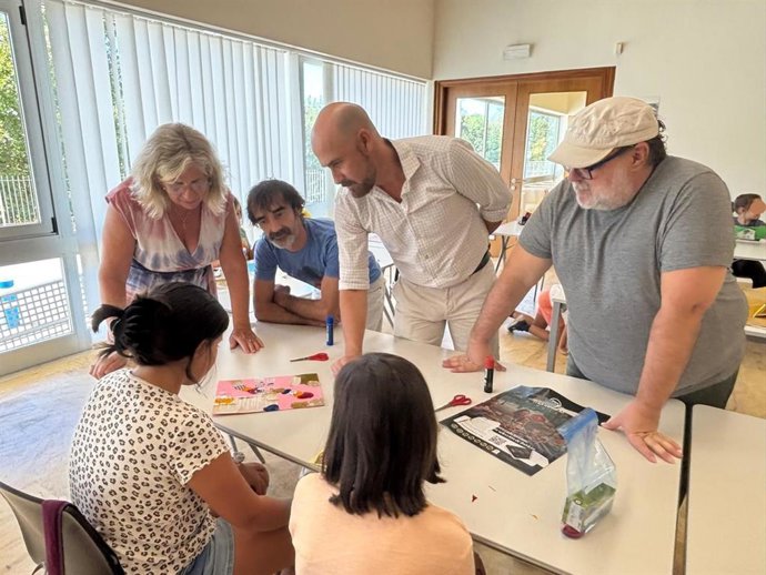 Las bibliotecas de Alcalá acercan a los jóvenes al arte del collage, pop arte y cómic.