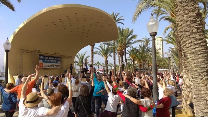 El Ayuntamiento de Alicante ofrece 339 actividades en centros de mayores este curso