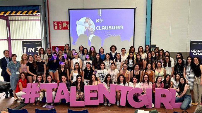 Participants of the Clarios Lighthouse Initiative and STEM Talent Girl program in Spain gather for the closing event. United by the "#TALENTGIRL" letters, they demonstrate commitment to equal opportunities and the empowerment of young women in STEM career