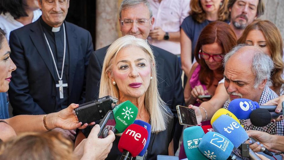 La consejera de Cultura y Deporte de la Junta, Patricia del Pozo, atiende a los medios de comunicación.