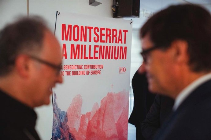 El presidente de la Generalitat, Salvador Illa, en la exposición 'Montserrat, un mil·lenni: una contribució benedictina a la construcció d'Europa'