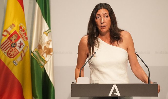 La consejera de Inclusión Social, Juventud, Familias e Igualdad de la Junta de Andalucía, Loles López, en una foto de archivo.