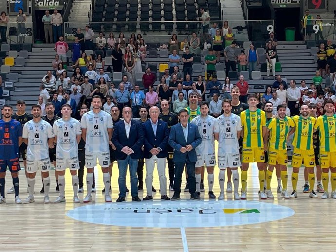 Imagen de la Puesta de largo del Jaén Paraíso Interior FS para la campaña 2025-2026.