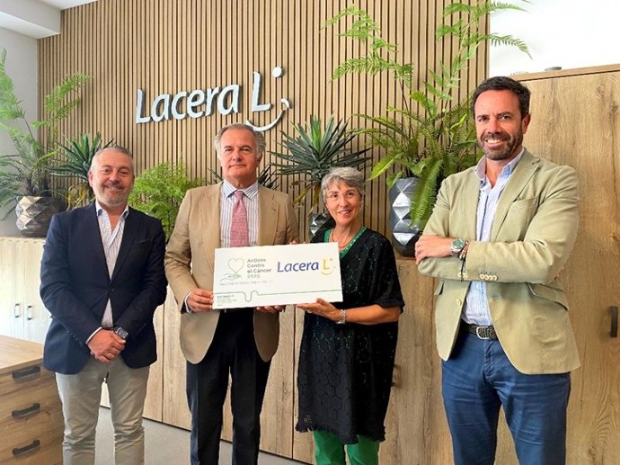 Antonio Flecha, Gerente De La Asociación Española Contra El Cáncer En Asturias; Marcos Suárez, CEO De Grupo Lacera;   Yolanda Calero, Presidenta De La Asociación Española Contra El Cáncer En Asturias; Y Alejandro Blanco, Director General De Grupo Lacera