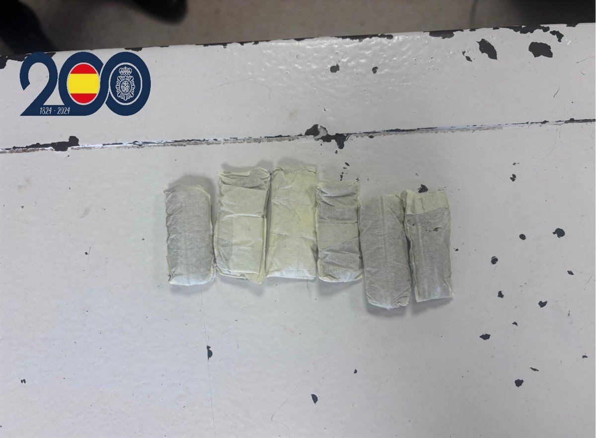Detenidas cuatro personas por intentar introducir droga en el CIE de Murcia