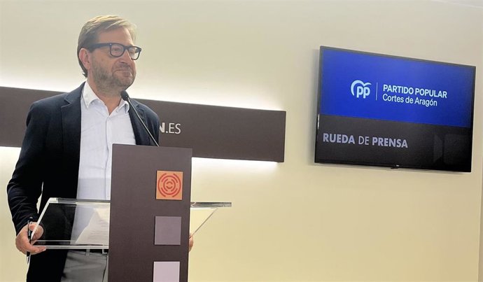 Archivo - El portavoz del grupo del PP de las Cortes de Aragón, Fernando Ledesma.