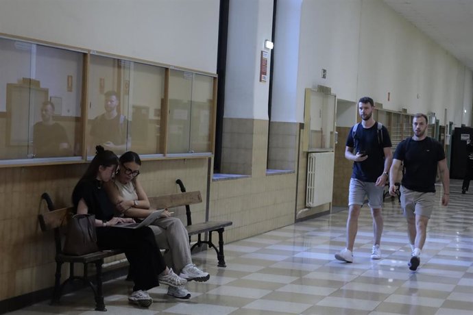 Primer día de curso en la Facultad de Economía y Empresa de la Universidad de Zaragoza.