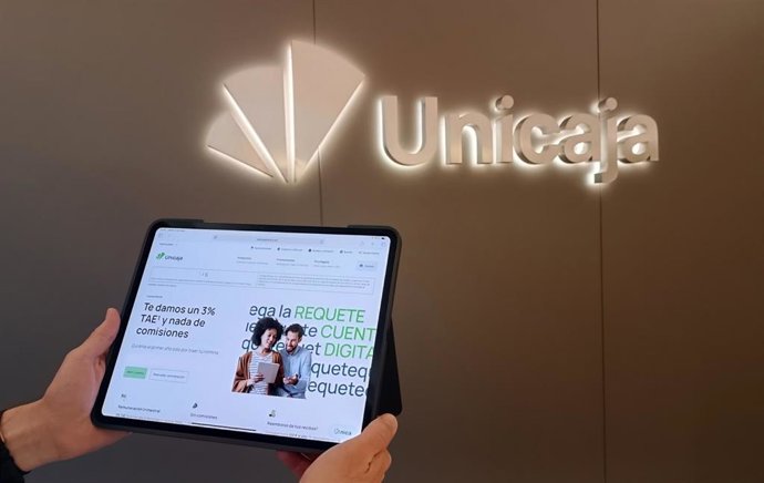 Unicaja amplía a octubre la promoción de la 'Requetecuenta digital', que remunera el ahorro de nuevos clientes.
