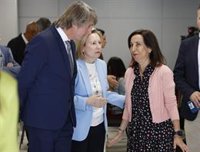 Robles apunta que la foto de Illa y Puigdemont deja "atrás una situación del pasado" que solo generaba "división"