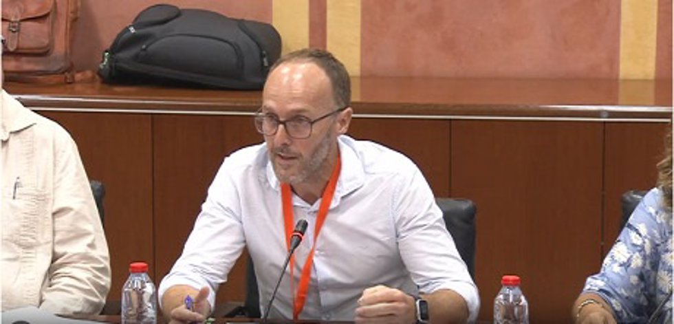 Imagen del secretario de Política Institucional de UGT-A, Rafa Gelo, en el Parlamento.