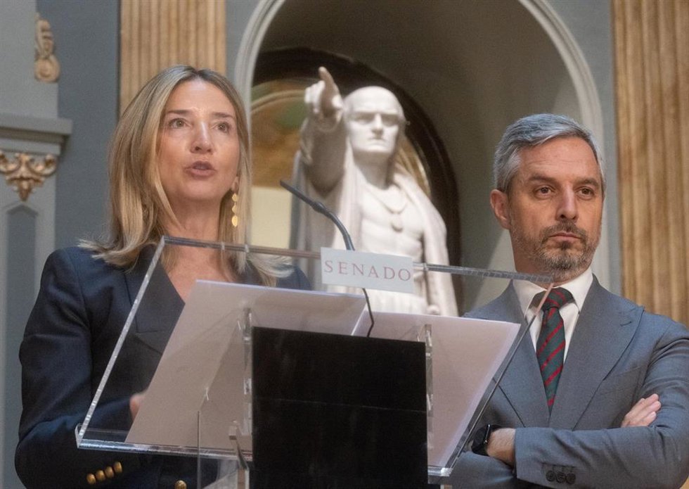 Archivo - La portavoz del PP en el Senado, Alicia García y el vicesecretario de Hacienda del PP Juan Bravo.