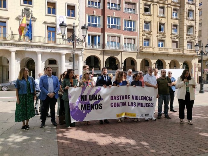 Concentración por los últimos asesinatos por violencia machista