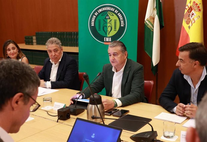 El consejero de la Presidencia, Interior, Diálogo Social y Simplificación Administrativa, Antonio Sanz, preside en Sevilla la reunión de coordinación de la Agencia de Seguridad y Gestión Integral de Emergencias de Andalucía (EMA). 