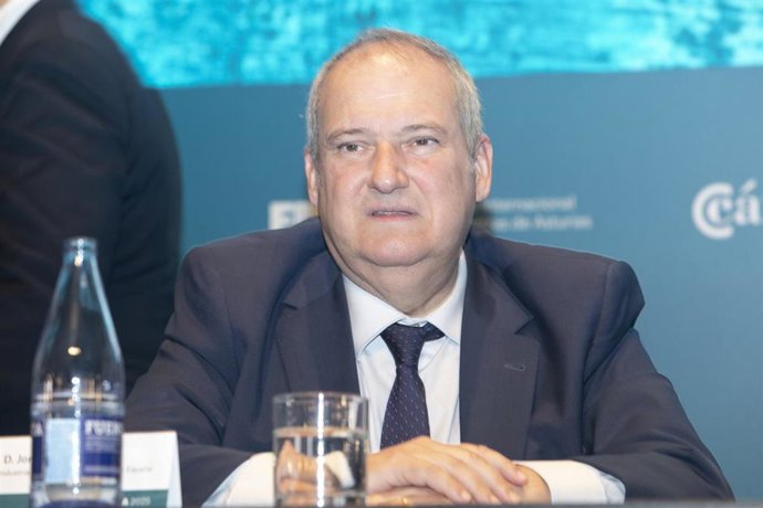 Archivo - El ministro de Industria y Turismo, Jordi Hereu, participa en la inauguración de la Feria de Muestras de Gijón, en el Recinto Ferial 'Luis Adaro', a 1 de agosto de 2025, en Gijón, Asturias (España). 