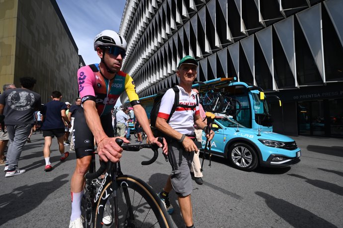Momentos previos antes de comenzar la 11ª etapa de la Vuelta Ciclista a España, a 3 de septiembre de 2025, en Bilbao, Vizcaya, País Vasco (España). La 11ª etapa de la Vuelta Ciclista a España tiene su salida y llegada en Bilbao.