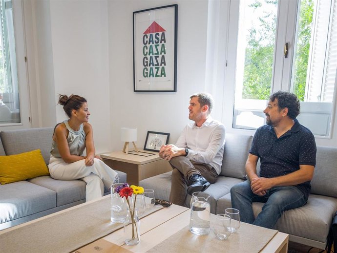 Reunión entre la FRAVM y la ministra de Juventud e Infancia, Sira Rego.