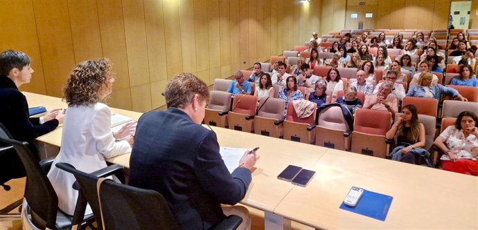 Reunión de la consejera de Educación, Eva Ledo,  con las direcciones de las escuelas de primer ciclo de Infantil.