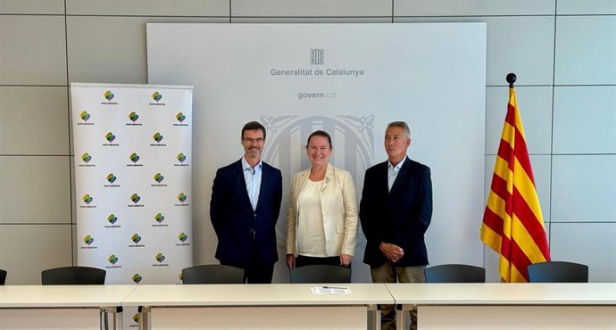 La directora general de Cimalsa, Carmen Ruiz; el director general de Mercabarna, Pablo Vilanova, y el director del clúster, Igansi Gómez