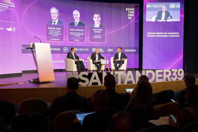El Consejero De Industria, Empleo, Innovación Y Comercio, Eduardo Arasti, Interviene En El Encuentro De La Economía Digital Y Las Telecomunicaciones De AMETIC Para Hablar Sobre El Proyecto Altamira.