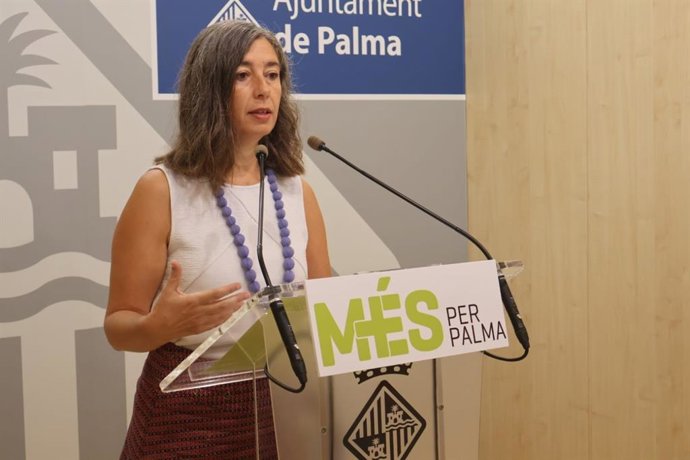 La portavoz de MÉS per Palma, Neus Truyol, en rueda de prensa.
