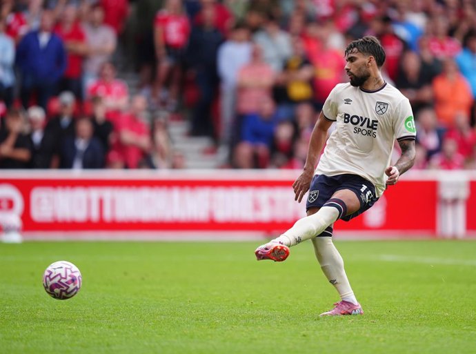 31 August 2025, United Kingdom, Nottingham: West Ham United's Lucas Paqueta scores his side's second goal during the English Premier League soccer match between Nottingham Forest and West Ham United at the City Ground. Photo: Mike Egerton/PA Wire/dpa