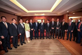 Mulino activa el proceso de construcción de un gasoducto por el Canal de Panamá.