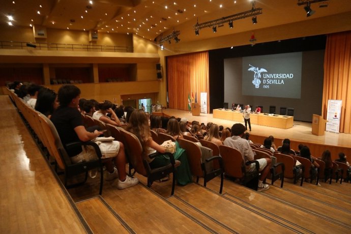 Acto de acogida en la ETSI a los estudiantes internacionales de la Universidad de Sevilla.