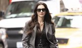 Foto: Anne Hathaway se enfrenta a los paparazzi en el rodaje de El diablo viste de Prada 2