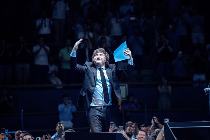 Archivo - Arquivo - O presidente da Argentina, Javier Milei, discursa durante o último dia do Fórum Econômico de Madri, no Palácio de Vistalegre, em 8 de junho de 2025, em Madri (Espanha). Após duas edições anteriores em Andorra, o fórum foi transferido p