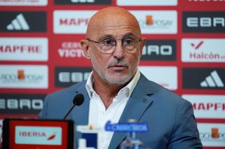 Luis de la Fuente, head coach of Spain, attends his press conference to announce the squad list for the World Cup 2026 qualifying matches against Bulgaria and Turkey at Ciudad del Futbol on August 29, 2025, in Las Rozas, Madrid, Spain.