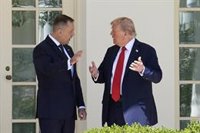 Trump se muestra abierto a incrementar la presencia militar de EEUU en Polonia