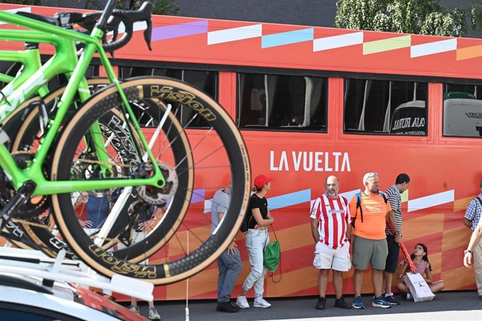 Momentos previos a la 11ª etapa de la Vuelta Ciclista a España, a 3 de septiembre de 2025, en Bilbao, Vizcaya, País Vasco (España). La 11ª etapa de la Vuelta Ciclista a España tiene su salida y llegada en Bilbao.