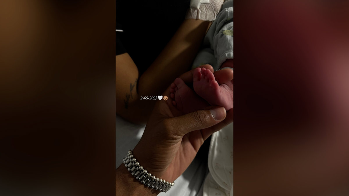 Yulen Pereira y Jeimy Báez comparten la primera imagen junto a su bebé