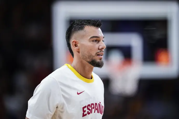 Willy Hernangómez, en un calentamiento con la selección española.